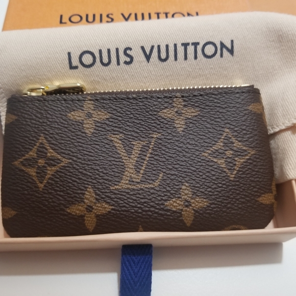 Louis Vuitton Key Pouch - Picture 4 of 7